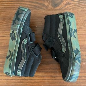 Vans Sk8 Mid Reissue V Skate Shoe